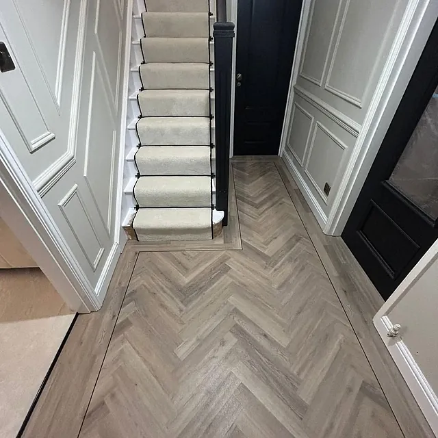 Vinyl lamintate flooring