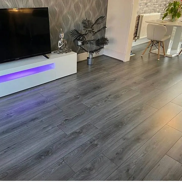 Millennium Oak laminate in grey